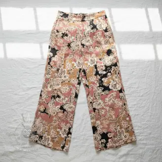 Viskoosi SATIN Flowie Noe black digital print