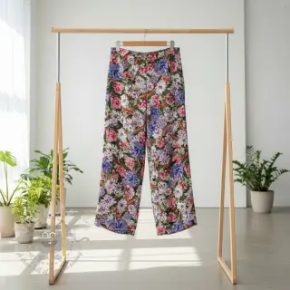 Viskoosi SATIN Old fashion flowers digital print