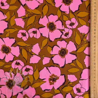 Puuvillakangas SATIN Flower Kala caramel