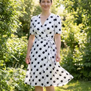 Viskoosi RADIANCE Polka BIG dot white