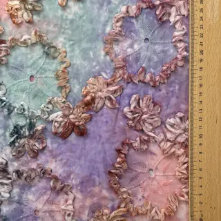 Bavlnená látka TIE DYE EMBROIDERY Eva tape design C