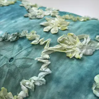 Bavlnená látka TIE DYE EMBROIDERY Eva tape design B