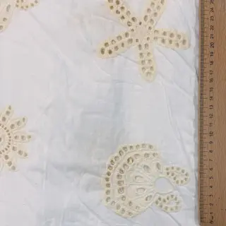 Bavlnená látka EMBROIDERY Sea ornaments white