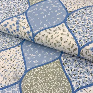 Puuvillakangas Flowers patchwork baby blue