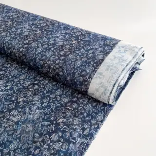 Viskoosi RAYON POPLIN White flowers design C
