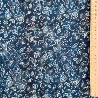 Viskoosi RAYON POPLIN White flowers design C