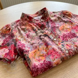 Viskoosi RAYON POPLIN Blossoms design Ja