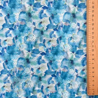 Puuvillakangas EMBROIDERY Viola blue digital print