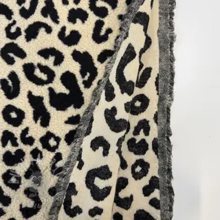 Päällystakkikangas TEDDY JACQUARD Animal skin black