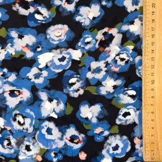 Viskoosi POPLIN STRETCH Painted flowers navy digital print