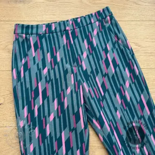 Juhla- ja naistenkankaat PUNTA DI ROMA Abstract dark mint