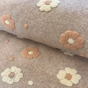 Päällystakkikangas LUXE with 3D Flowers sand