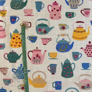 Sisustuskangas premium Happy Teapot Party