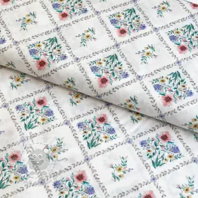 Puuvillakangas Flowers Tara off white design A digital print